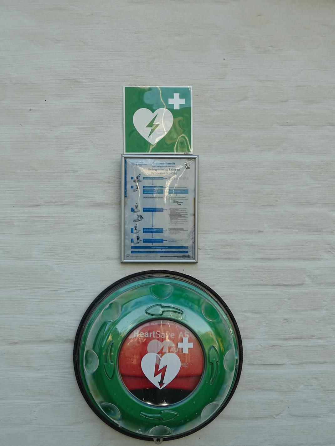 Defibrillator AED