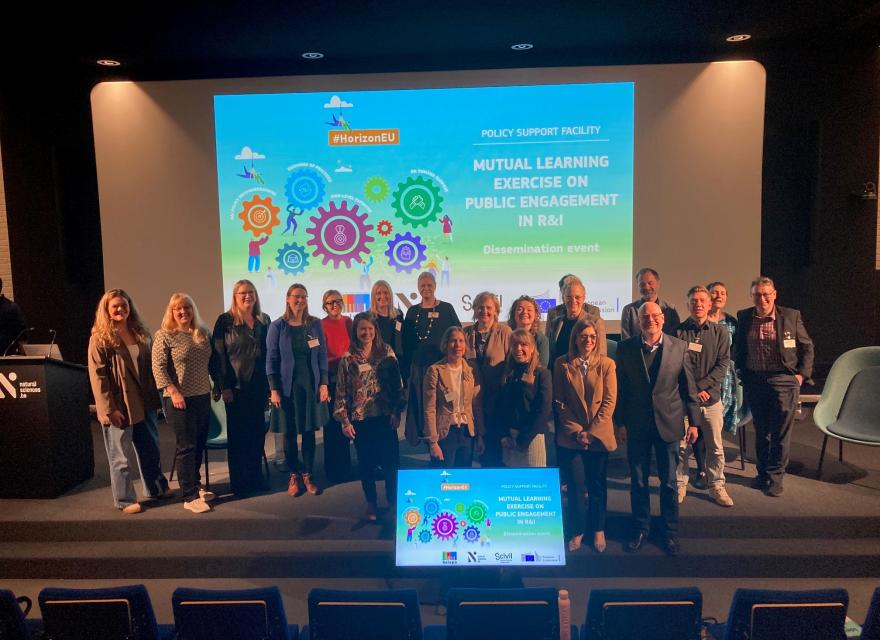 Group picture of the MLE network
